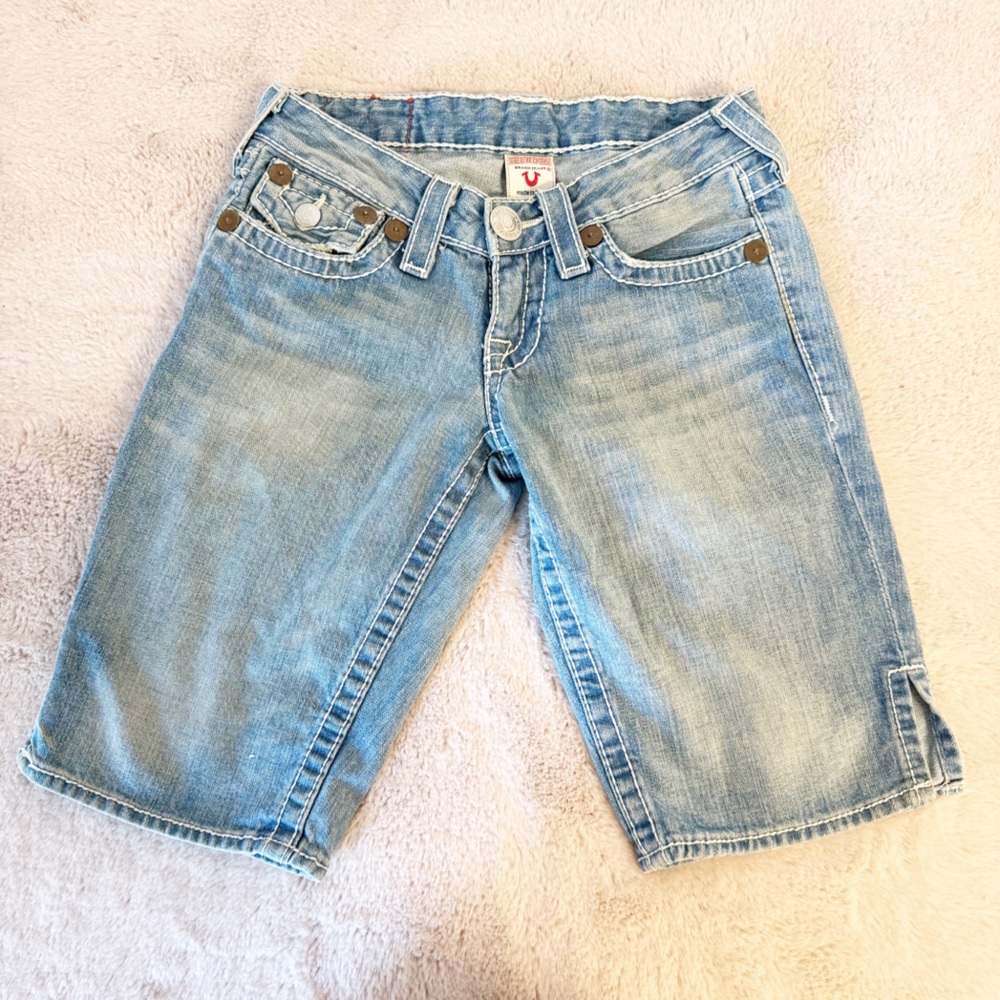 TRUE RELIGION Vintage Y2K Light Wash Capri Jean Shorts Horseshoe Pocket Size 25